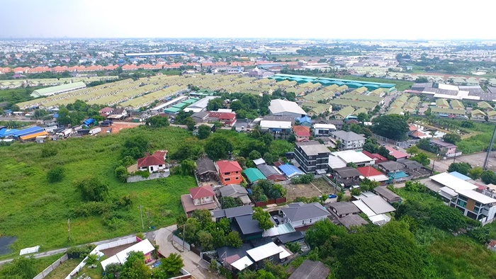 ขายที่ดินทำเลสวย 1 ไร่ 3 งาน 26 ตร.ว. บางกระดี่ 15 แสมดำ บางขุนเทียน ใกล้ ถนนพระราม2  ทรงสี่เหลี่ยม